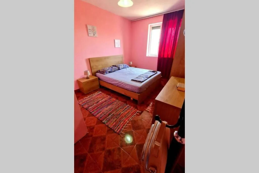 Cozy Apartment 2 contacts